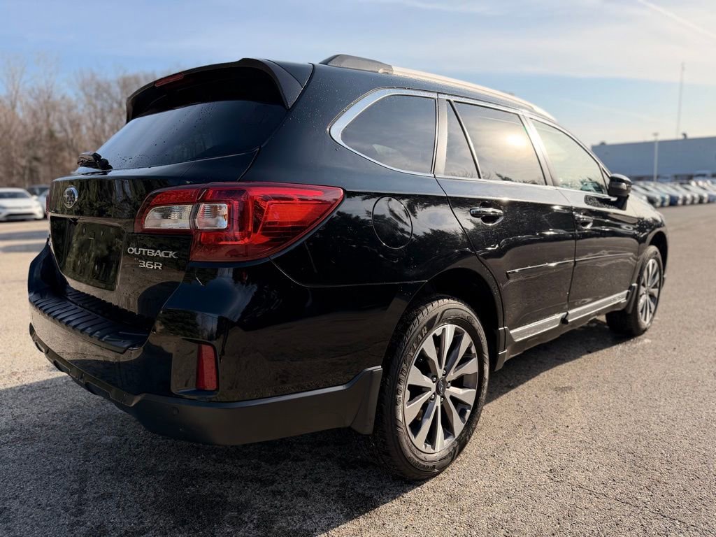 Used 2017 Subaru Outback 3.6R Touring image 6