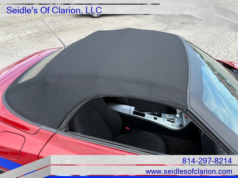Used 2007 Chrysler Crossfire Convertible w/ Special Edition Group RWD image 21