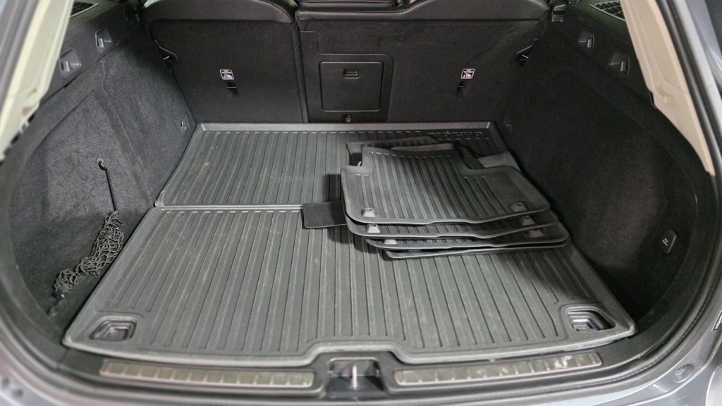 Used 2021 Volvo V60 T5 Cross Country w/ Climate Package image 6