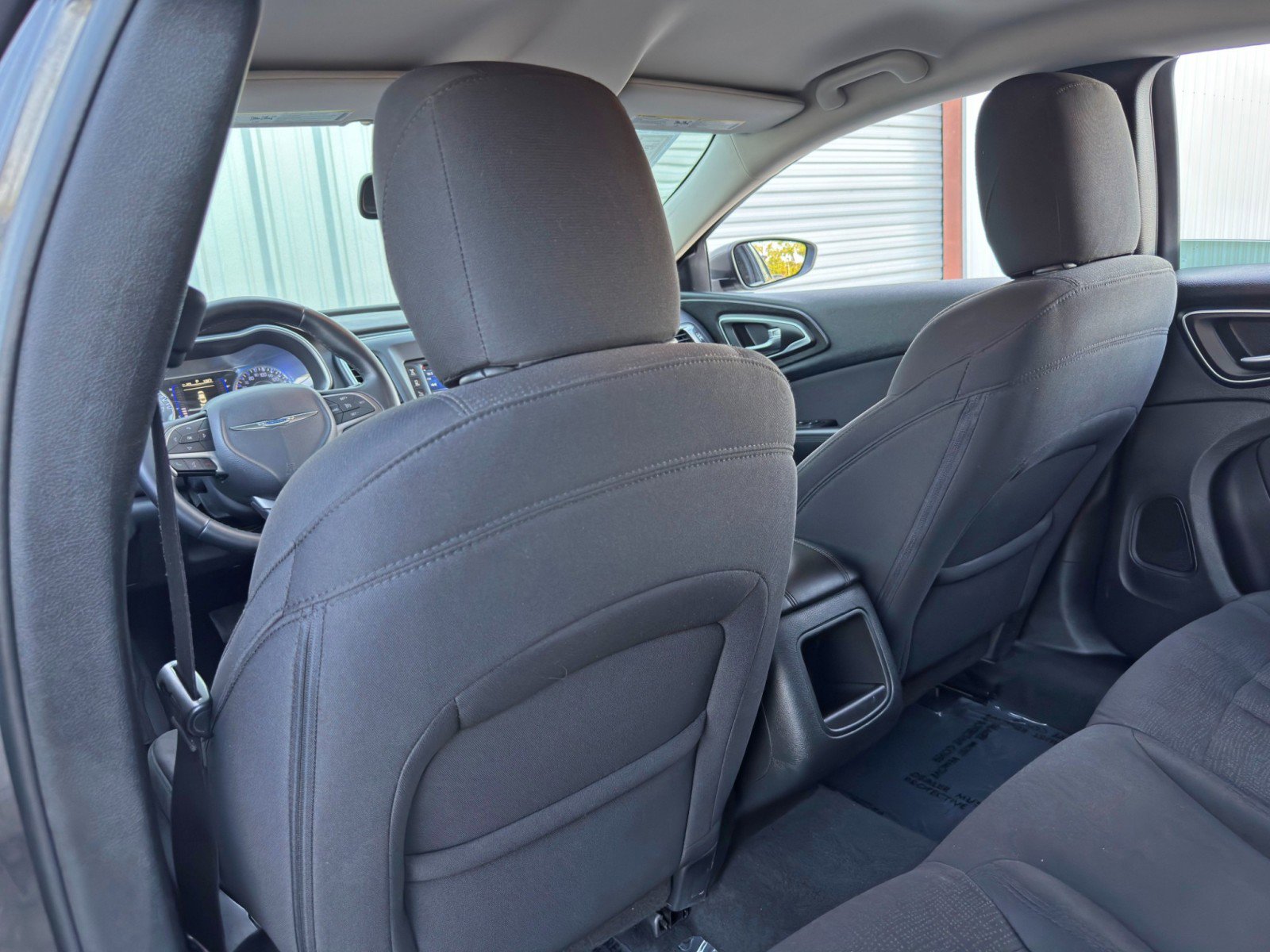 Used 2015 Chrysler 200 Limited w/ Convenience Group image 28