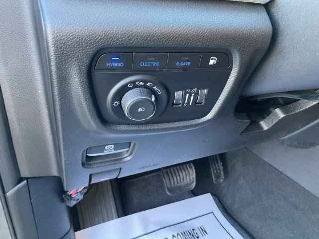 Used 2022 Jeep Grand Cherokee Limited 4xe image 15