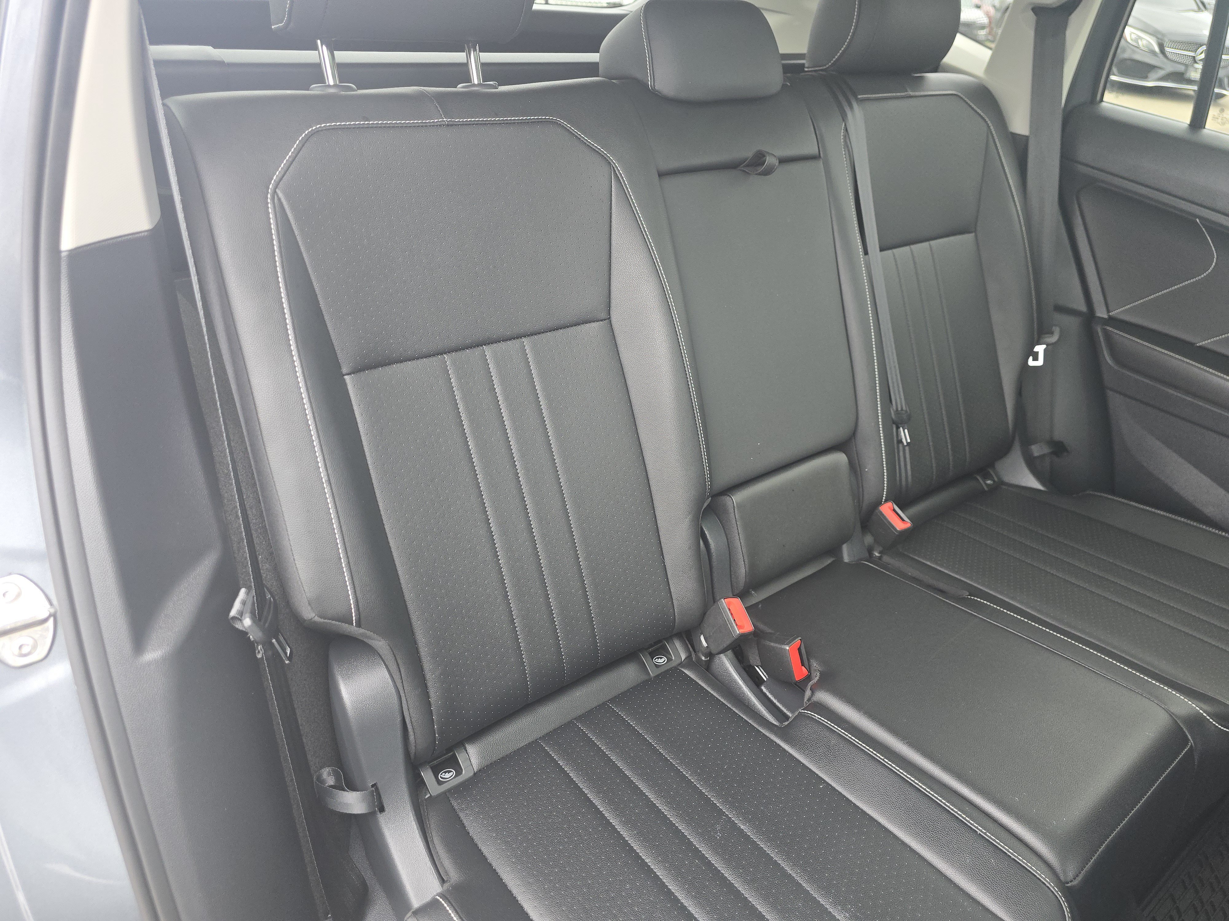 Certified 2024 Volkswagen Tiguan SE AWD/4WD image 18