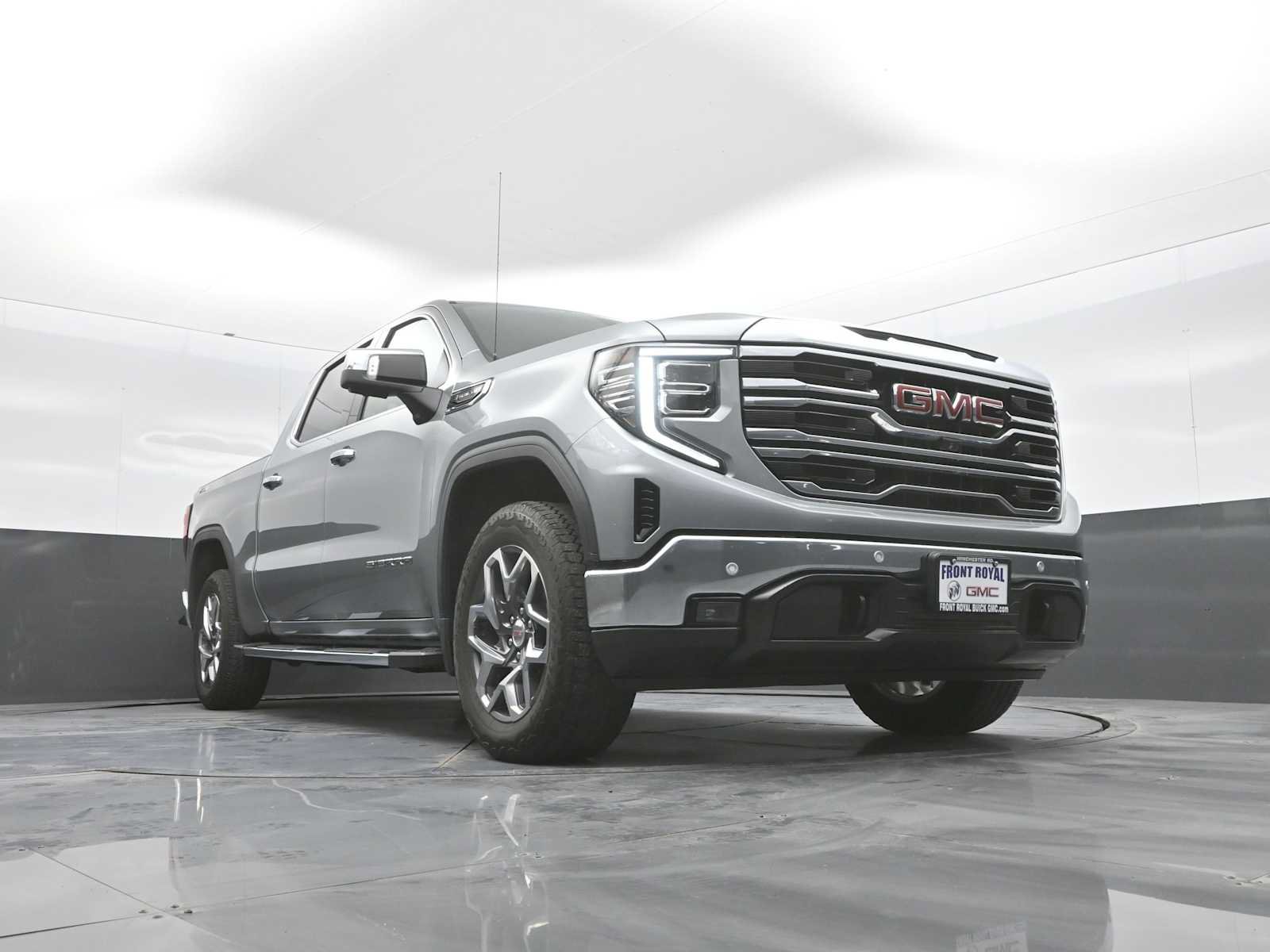 Used 2024 GMC Sierra 1500 SLT w/ SLT Premium Plus Package AWD/4WD image 41