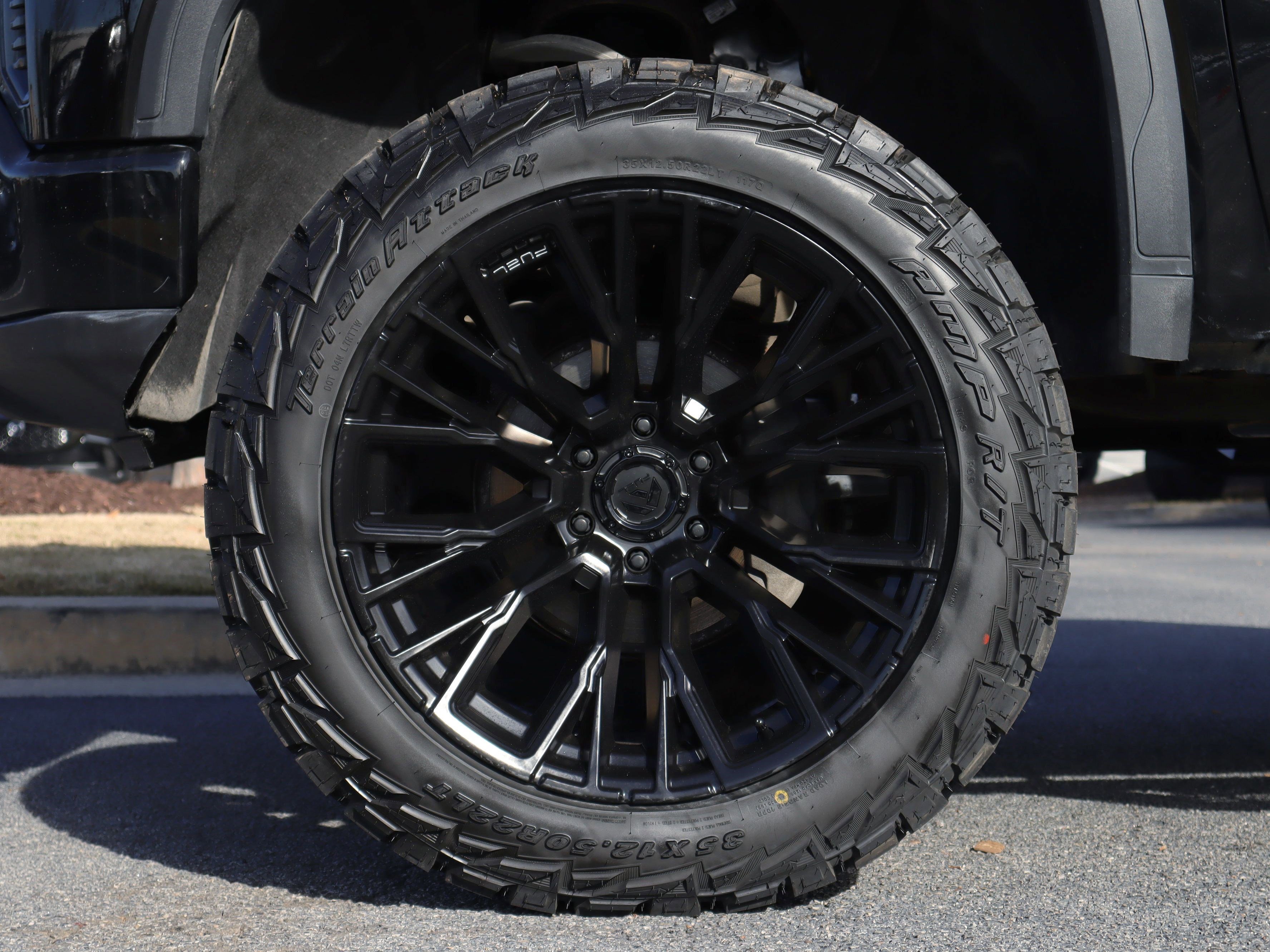 Used 2025 GMC Sierra 1500 Elevation w/ Elevation Premium Package image 8