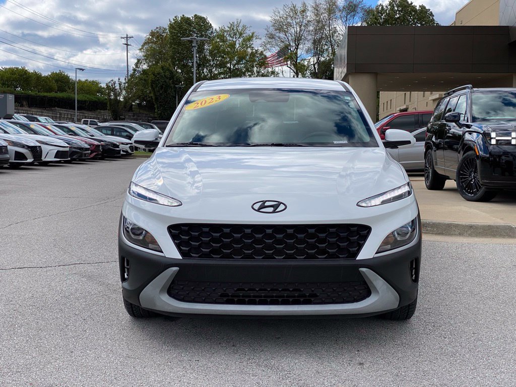 Used 2023 Hyundai Kona SE w/ Cargo Package AWD/4WD image 2
