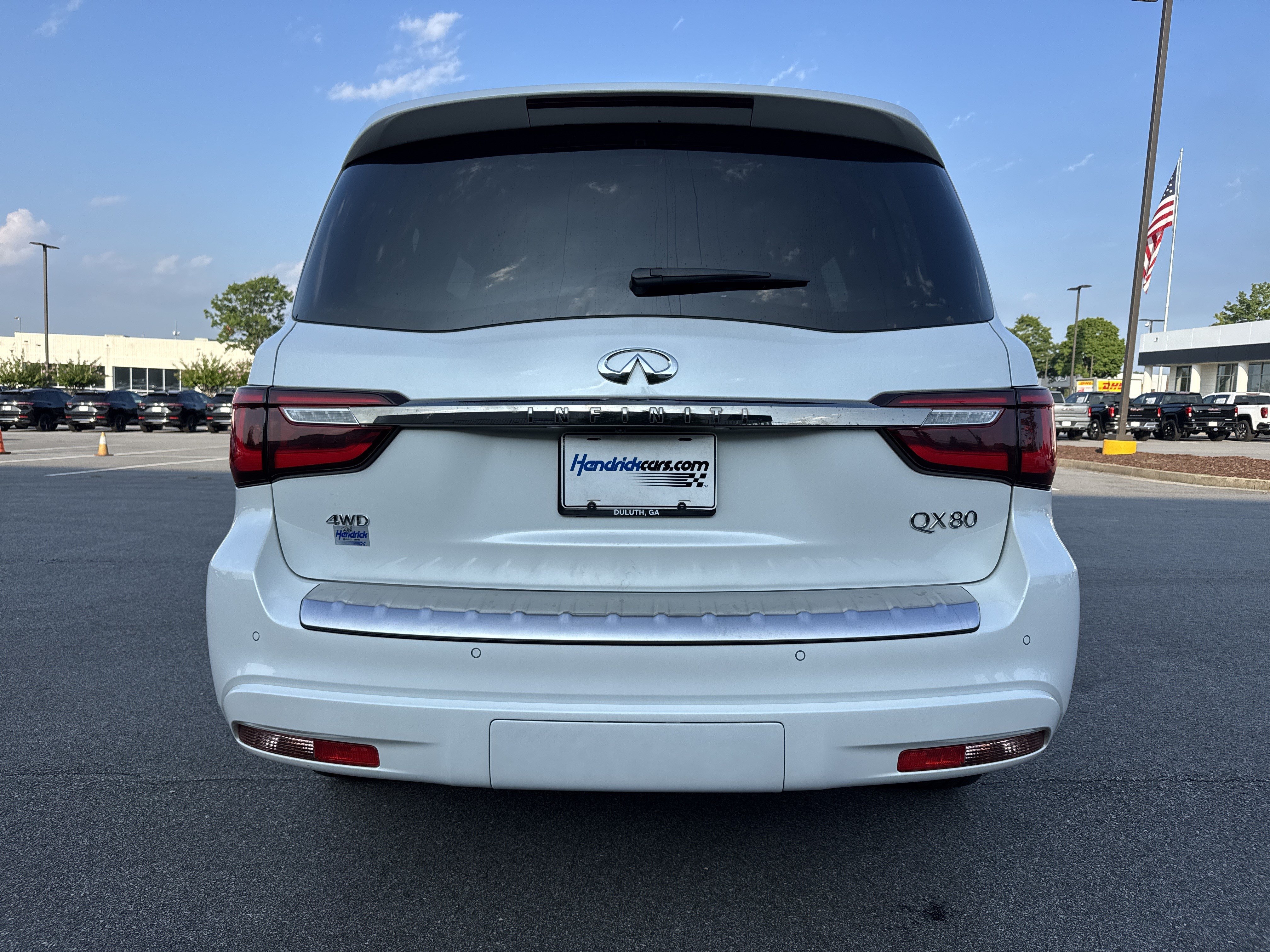 Used 2024 INFINITI QX80 Sensory AWD/4WD image 9