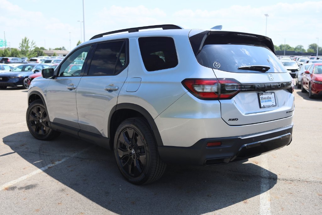 New 2026 Honda Pilot Black Edition image 4