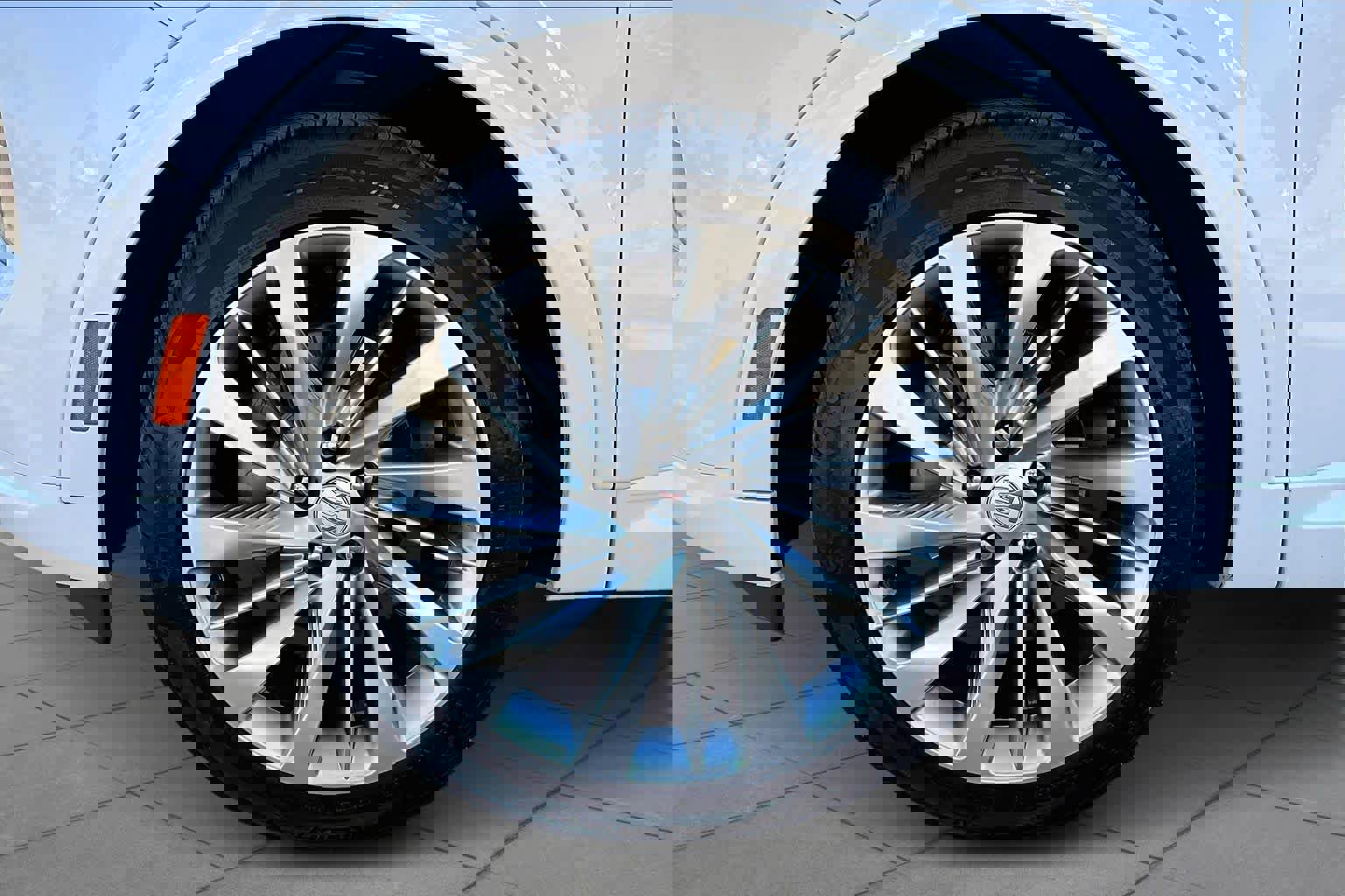 Used 2024 Buick Envision Avenir image 10