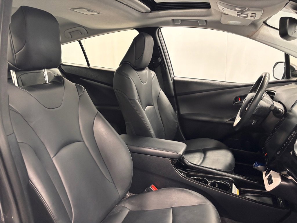 Used 2018 Toyota Prius Four w/ Advanced Technology Package image 19