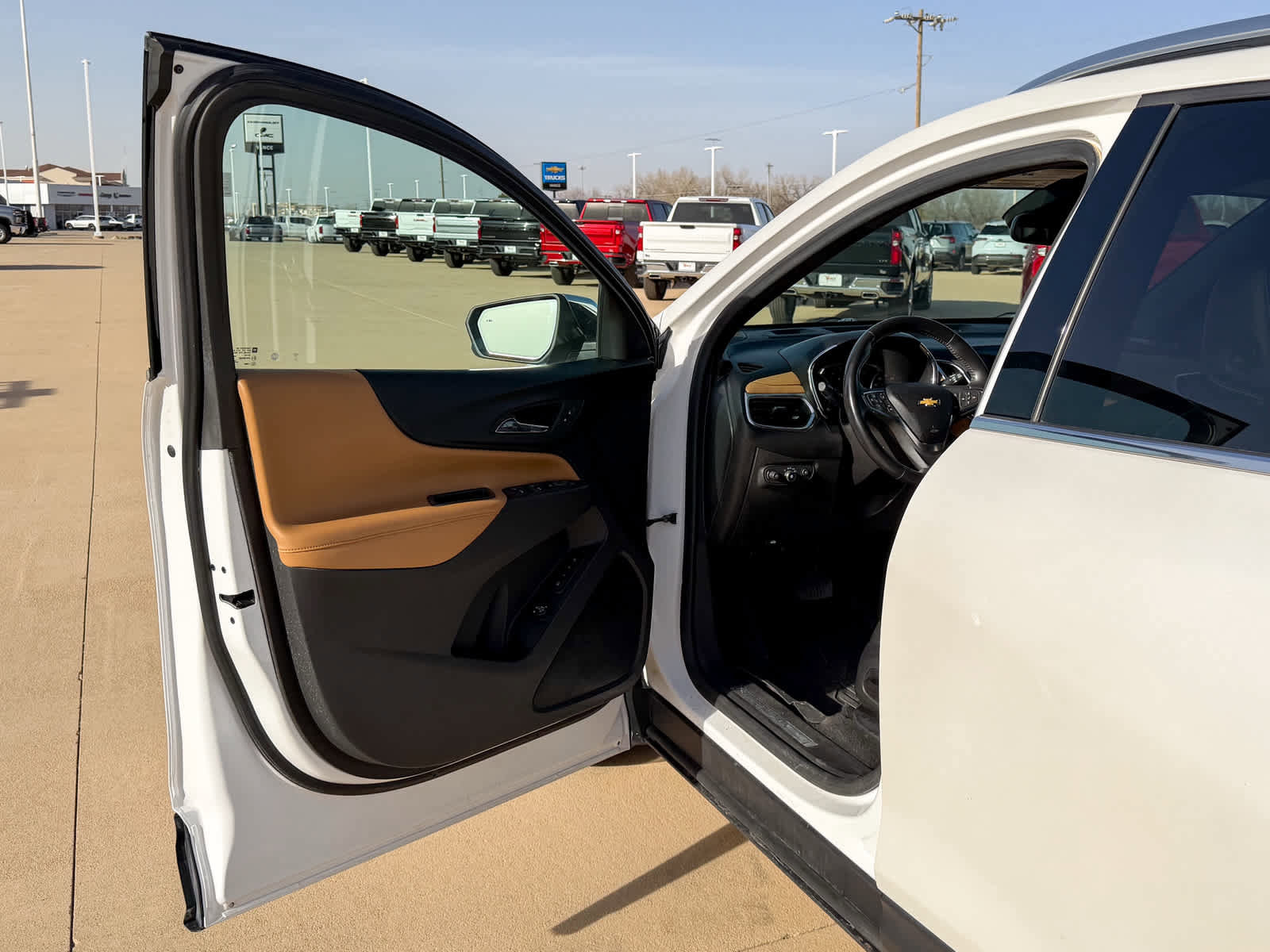 Used 2020 Chevrolet Equinox Premier image 11