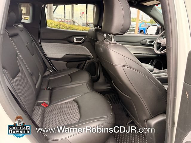 Used 2024 Jeep Compass Latitude w/ Convenience Group AWD/4WD image 18