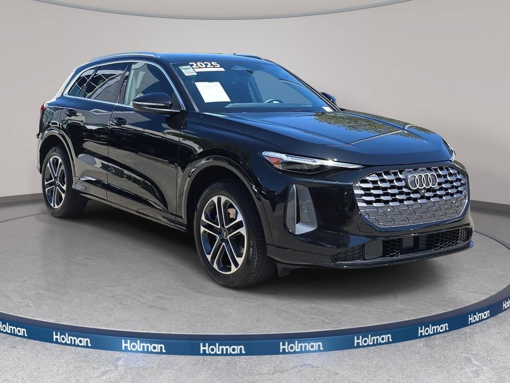 Used 2025 Audi Q5 Premium Plus w/ Premium Plus AWD/4WD image 3