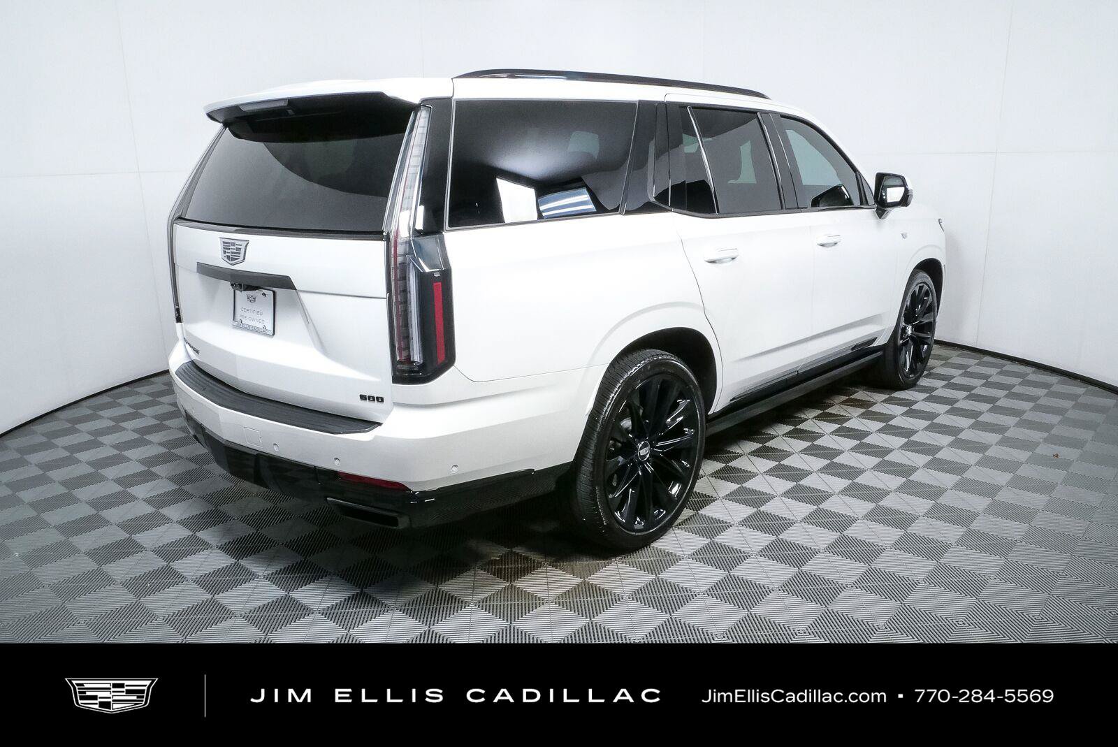 Used 2025 Cadillac Escalade Sport Platinum w/ LPO, ONYX Package AWD/4WD image 3