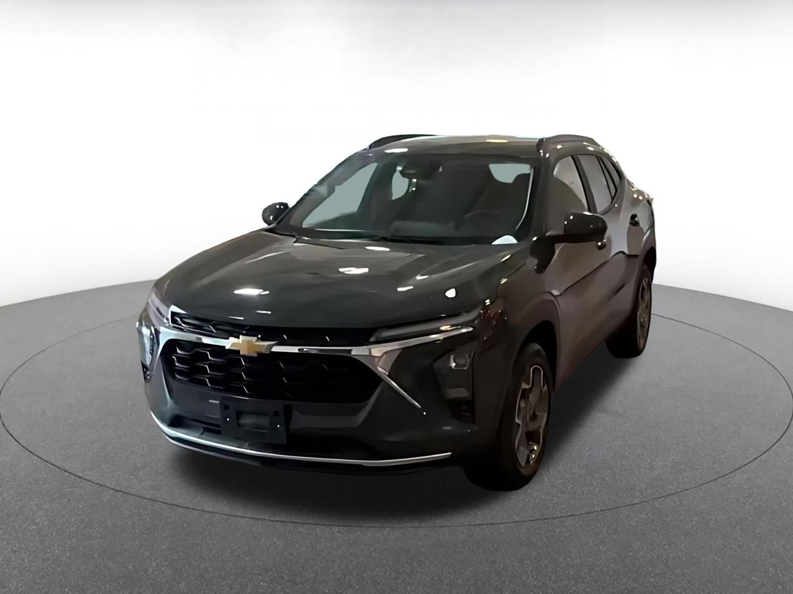 Used 2025 Chevrolet Trax LT w/ LT Convenience Package FWD image 4