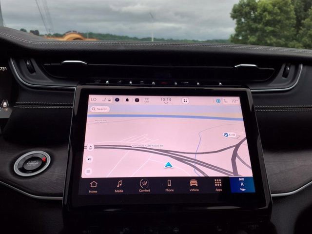 New 2025 Jeep Grand Cherokee Limited w/ Black Appearance Package image 13