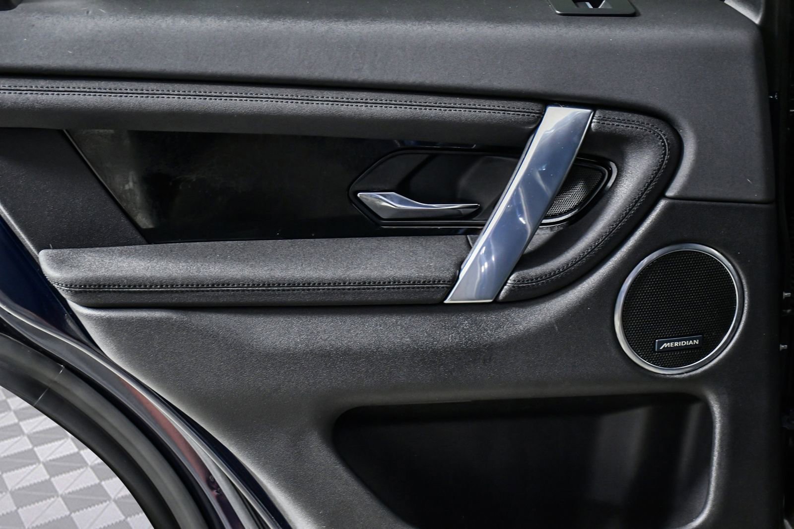 Used 2023 Land Rover Discovery Sport S image 20