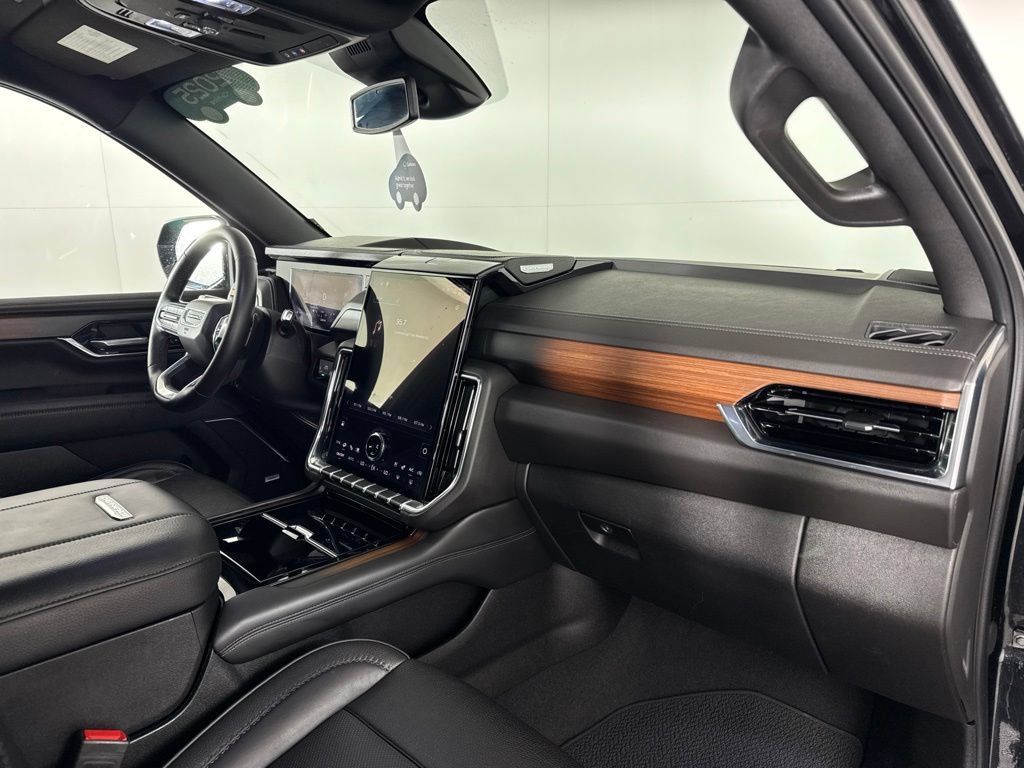 Certified 2025 GMC Yukon Denali AWD/4WD image 40
