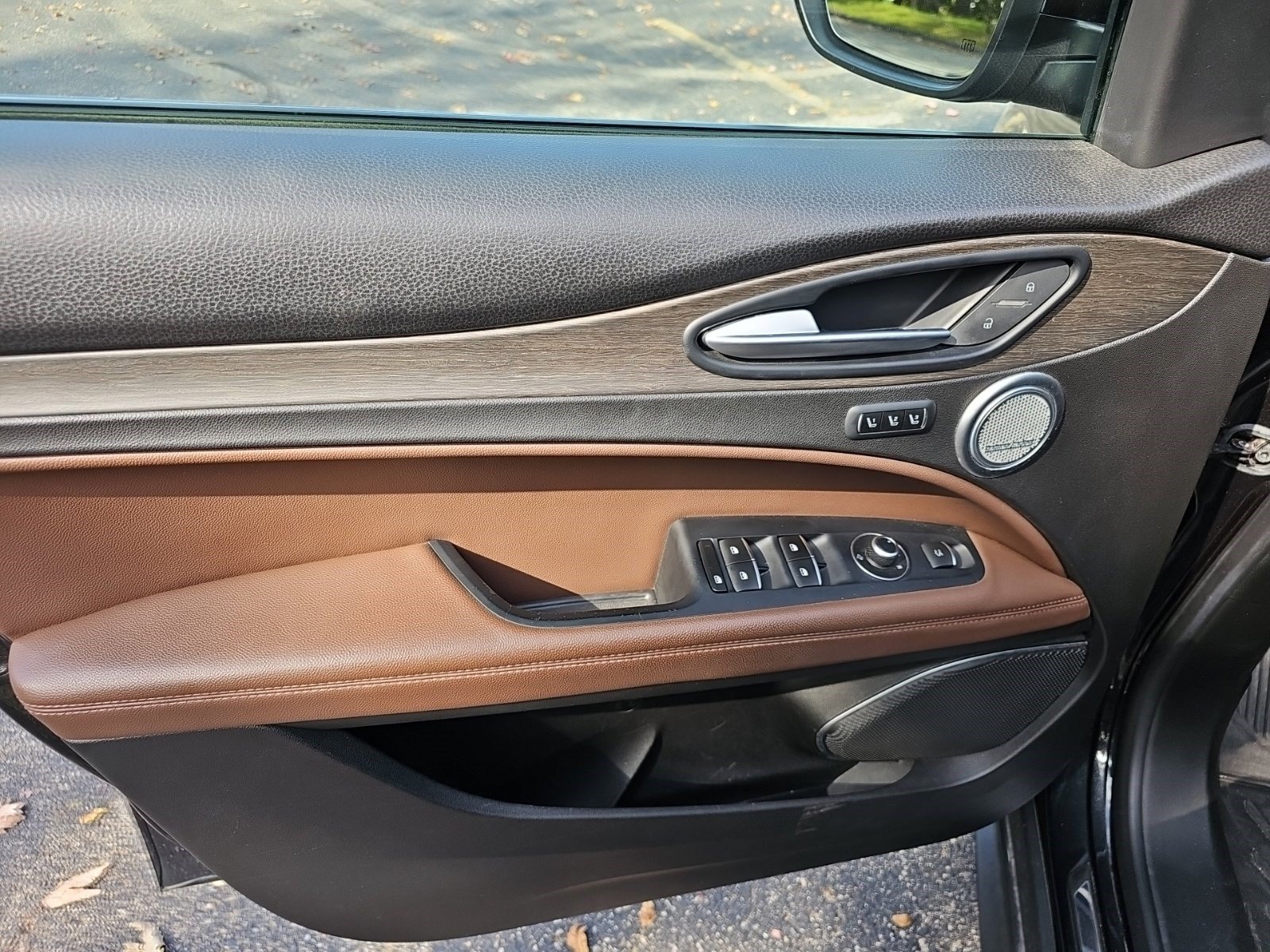 Used 2018 Alfa Romeo Stelvio Ti AWD/4WD image 19