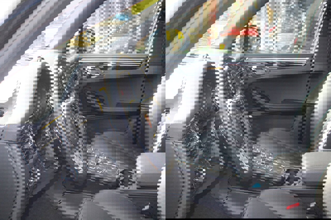 Used 2020 Porsche Macan image 19