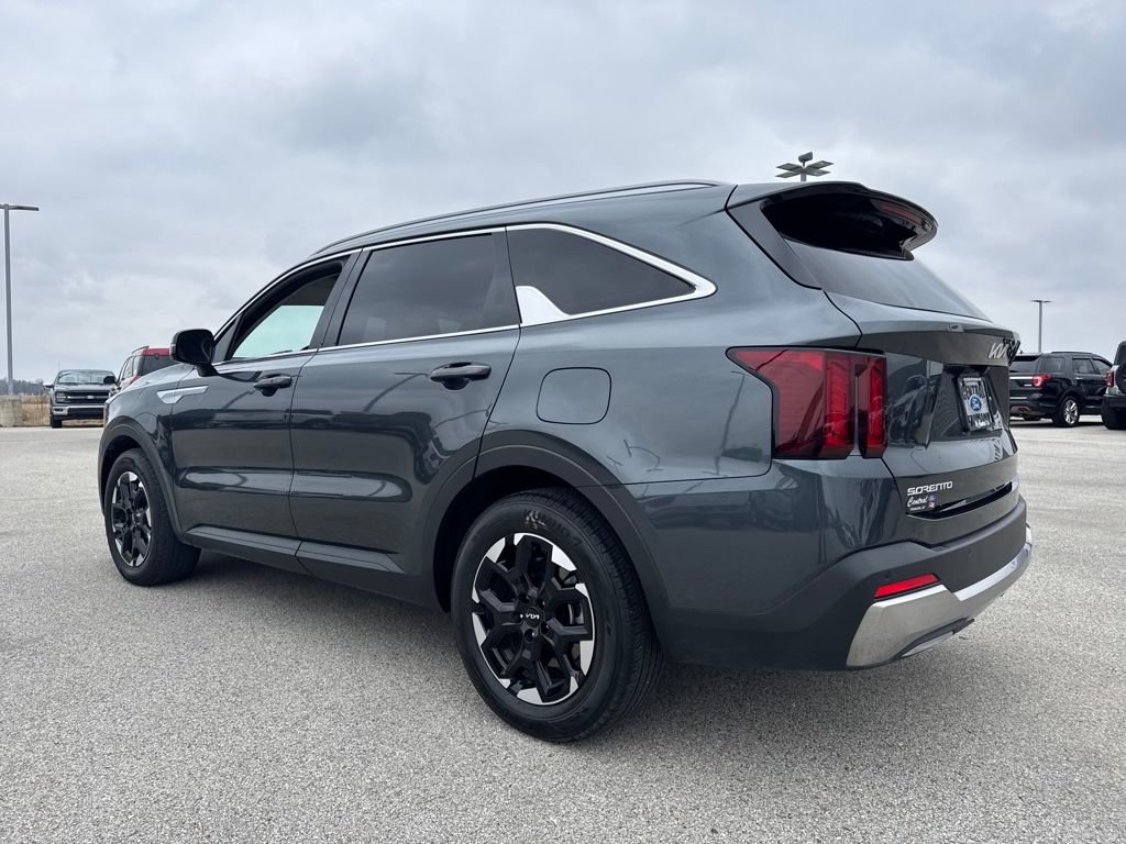Used 2025 Kia Sorento S video 3