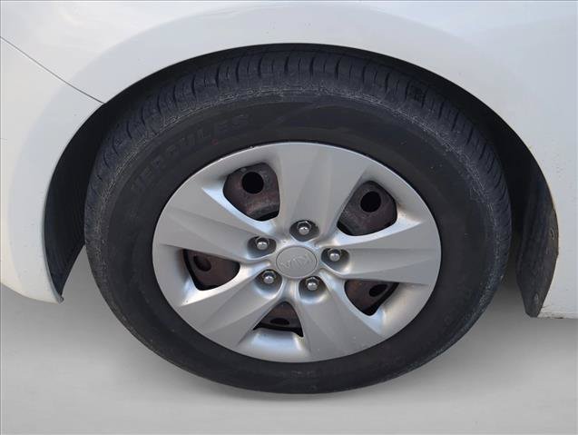Used 2016 Kia Forte LX FWD image 7