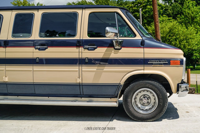 Used 1988 Chevrolet G20 RWD image 11
