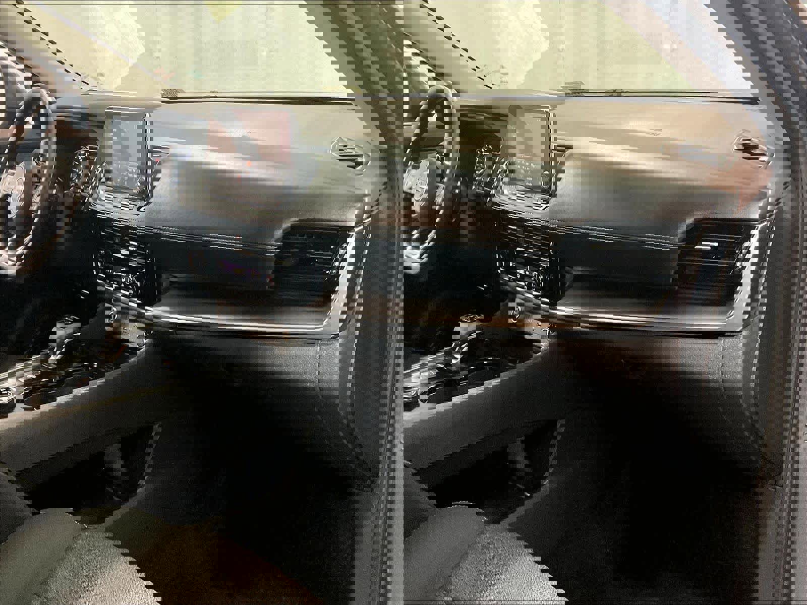 Used 2022 Nissan Rogue SV image 14