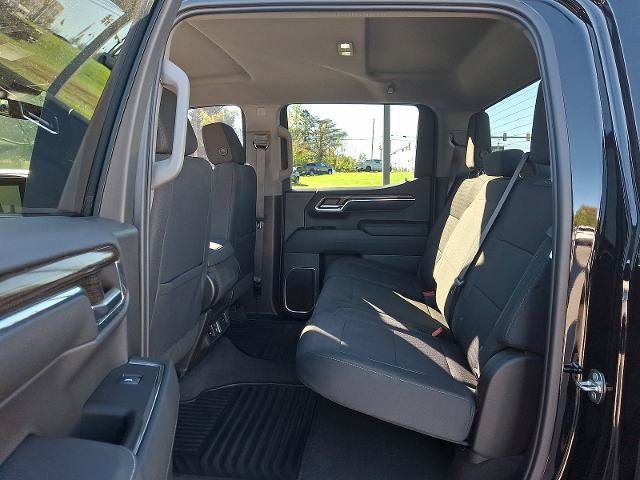 Used 2024 Chevrolet Silverado 1500 LT AWD/4WD image 10