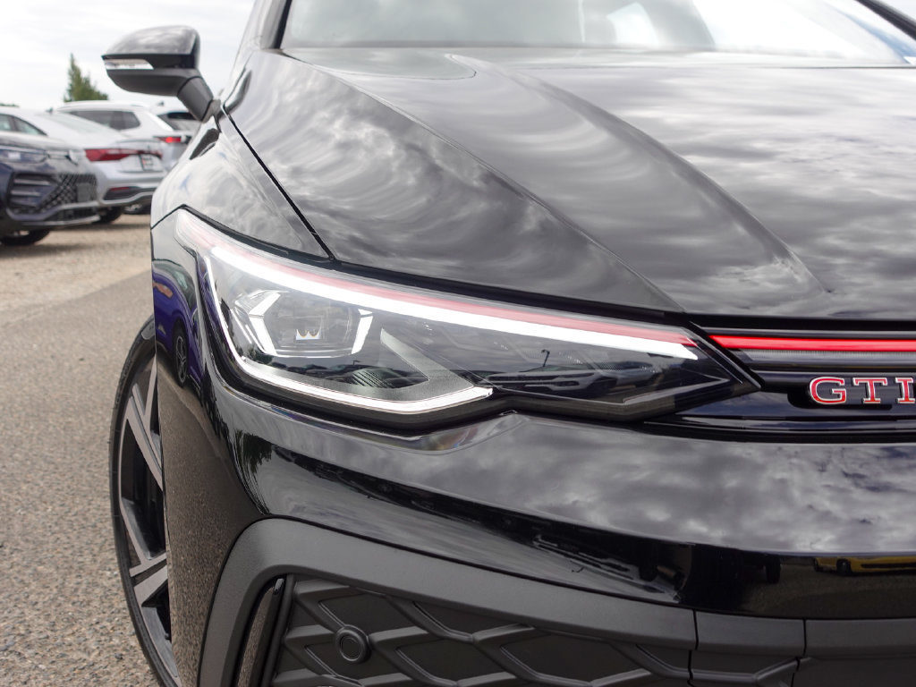 New 2026 Volkswagen GTI SE FWD image 4
