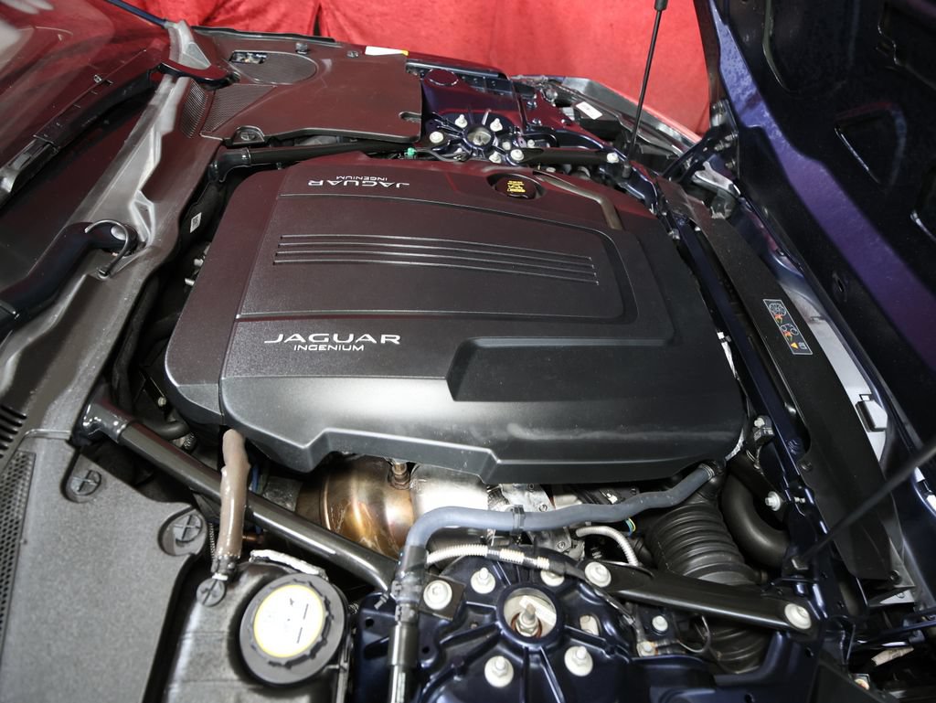 Used 2020 Jaguar F-TYPE Coupe RWD image 26