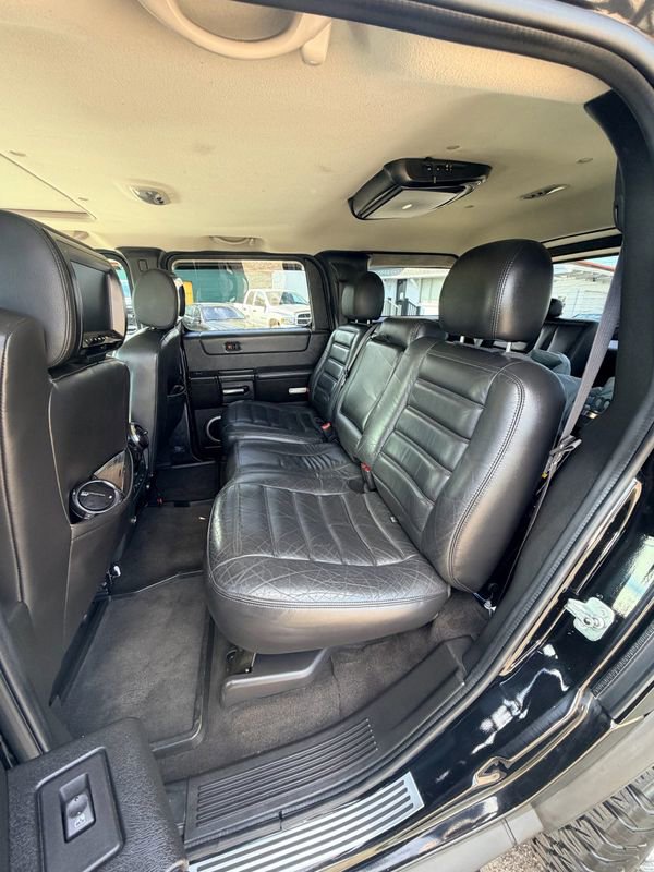 Used 2005 HUMMER H2 w/ Preferred Equipment Group image 26