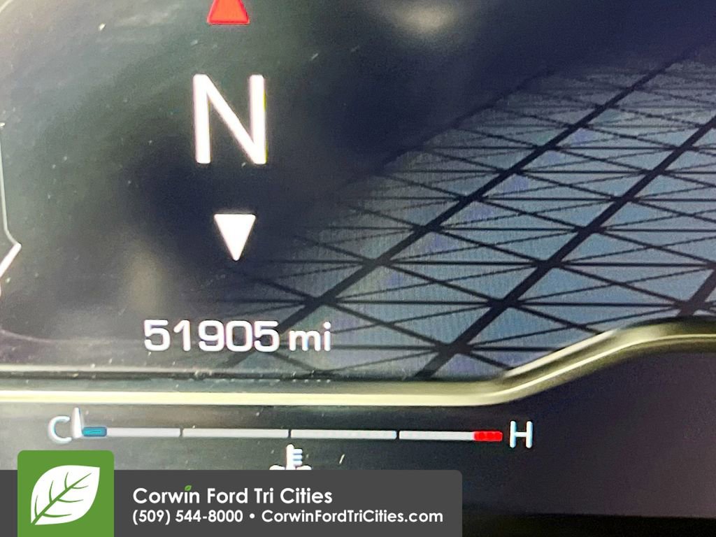 Used 2023 GMC Yukon AT4 w/ Technology Package image 2