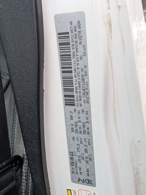 Used 2017 Jeep Wrangler Unlimited Sahara w/ Connectivity Group image 11