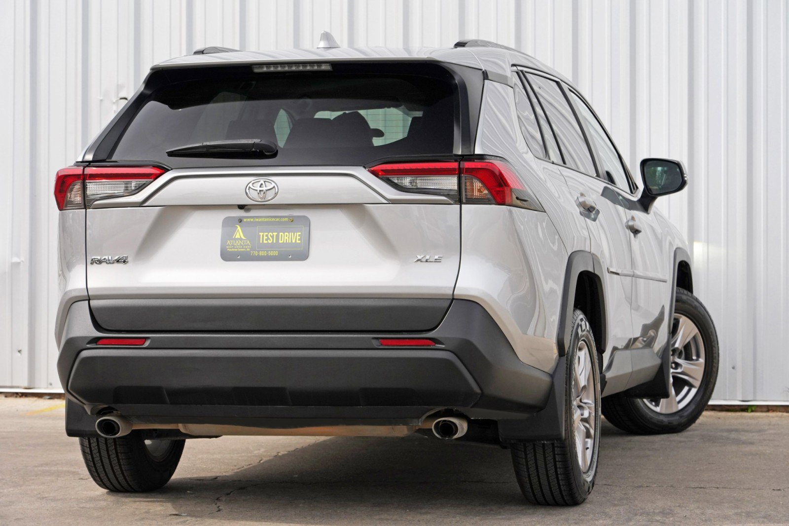 Used 2022 Toyota RAV4 XLE image 4