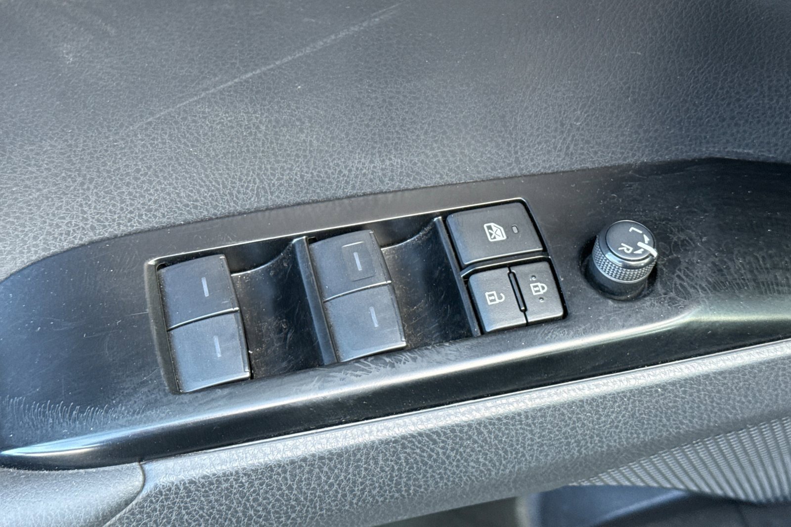 Used 2025 Toyota Camry LE image 13