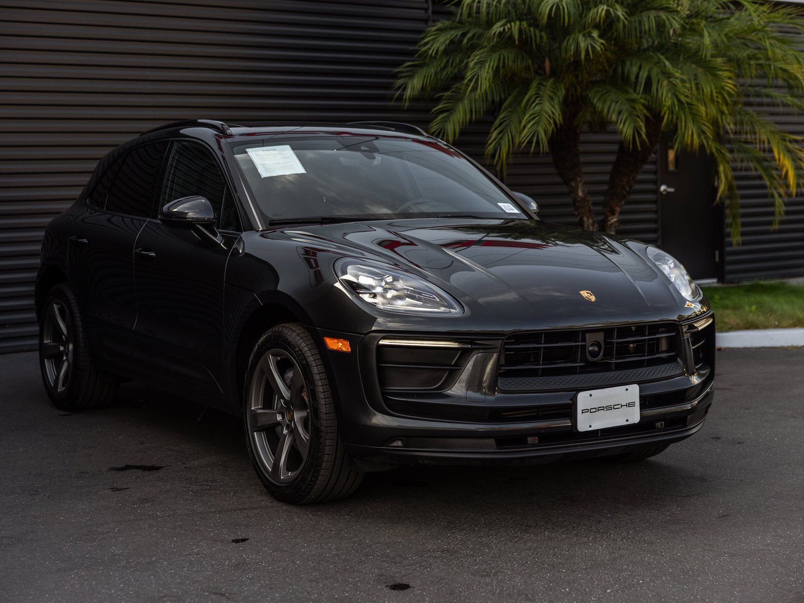 Certified 2023 Porsche Macan AWD/4WD image 6