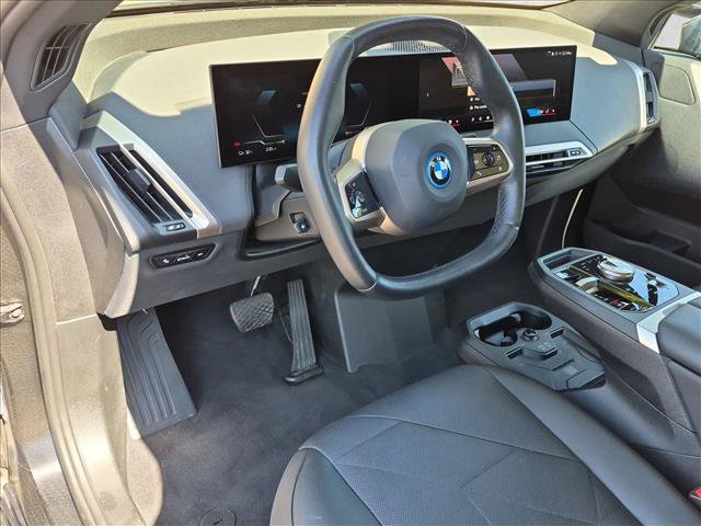 Used 2024 BMW iX xDrive50 w/ Sport Package AWD/4WD image 10