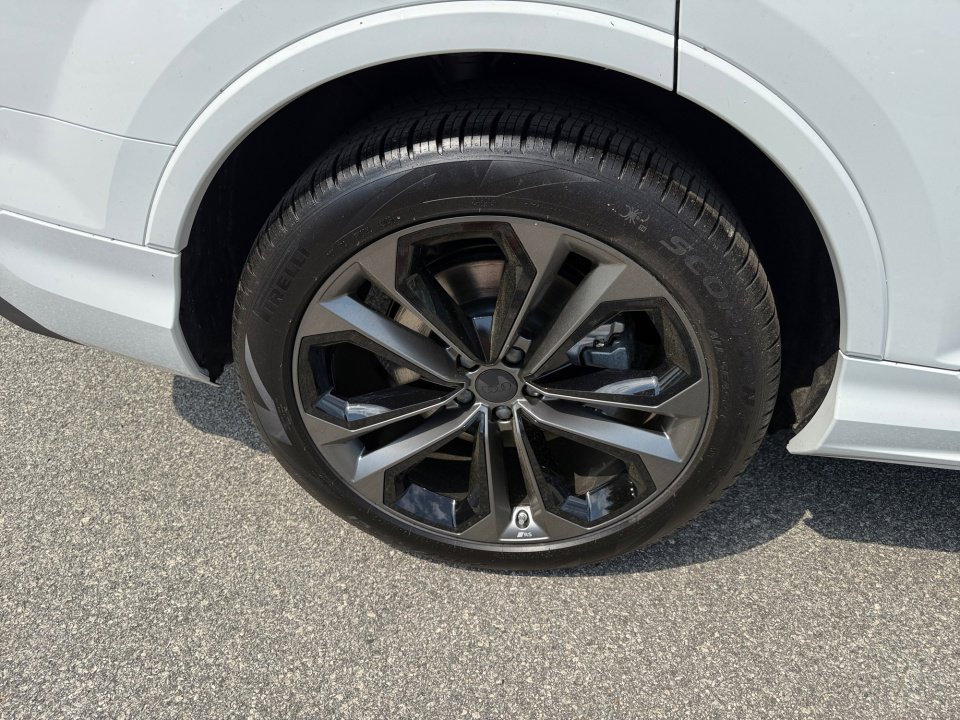 New 2026 Audi Q7 3.0T Premium Plus AWD/4WD image 23
