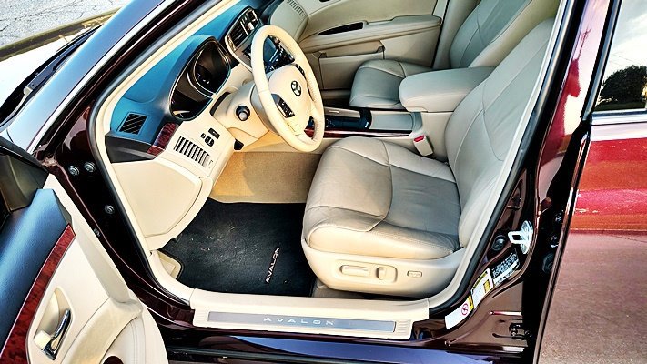 Used 2011 Toyota Avalon FWD image 14