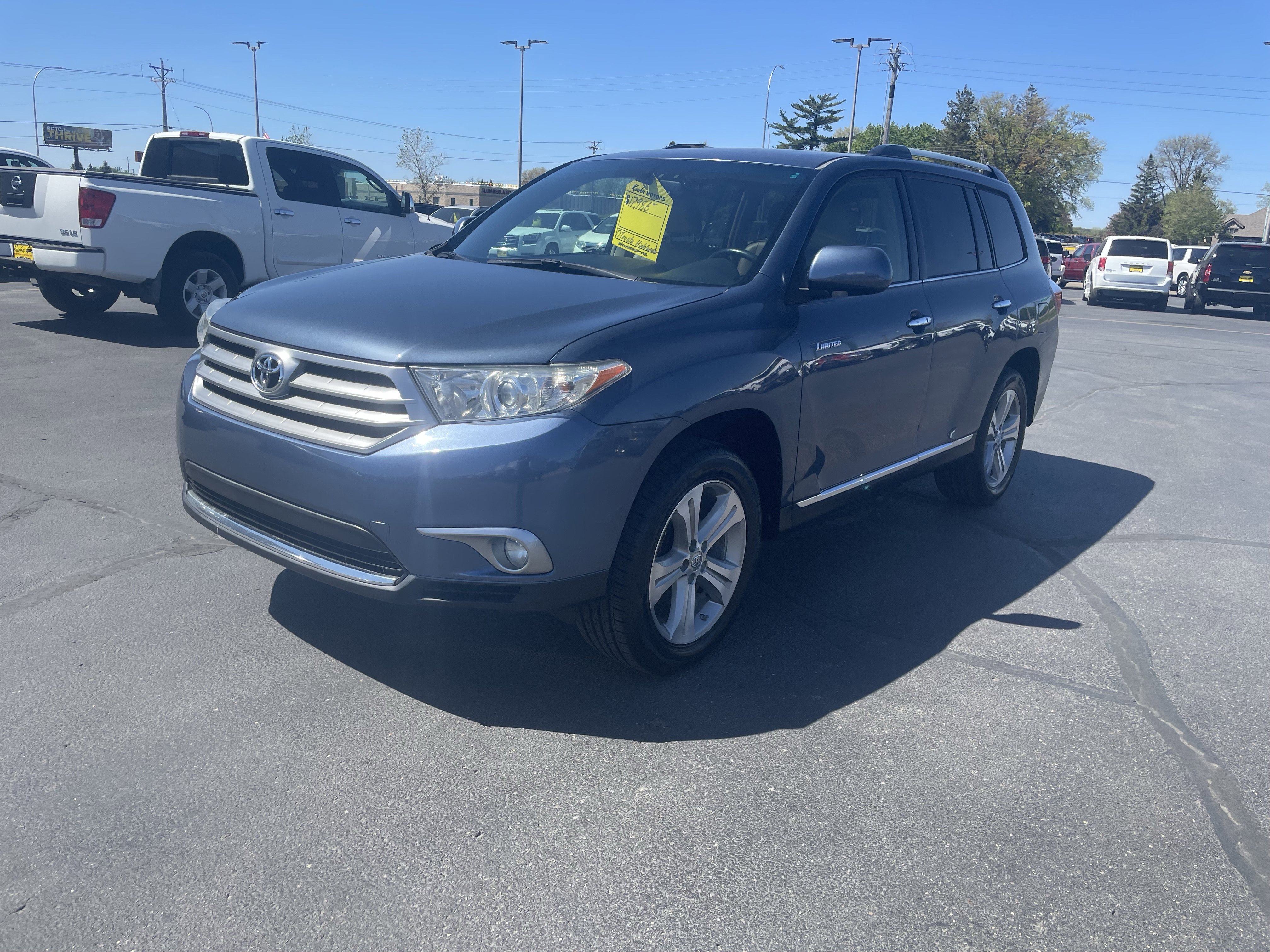 Used 2013 Toyota Highlander Limited AWD/4WD image 4
