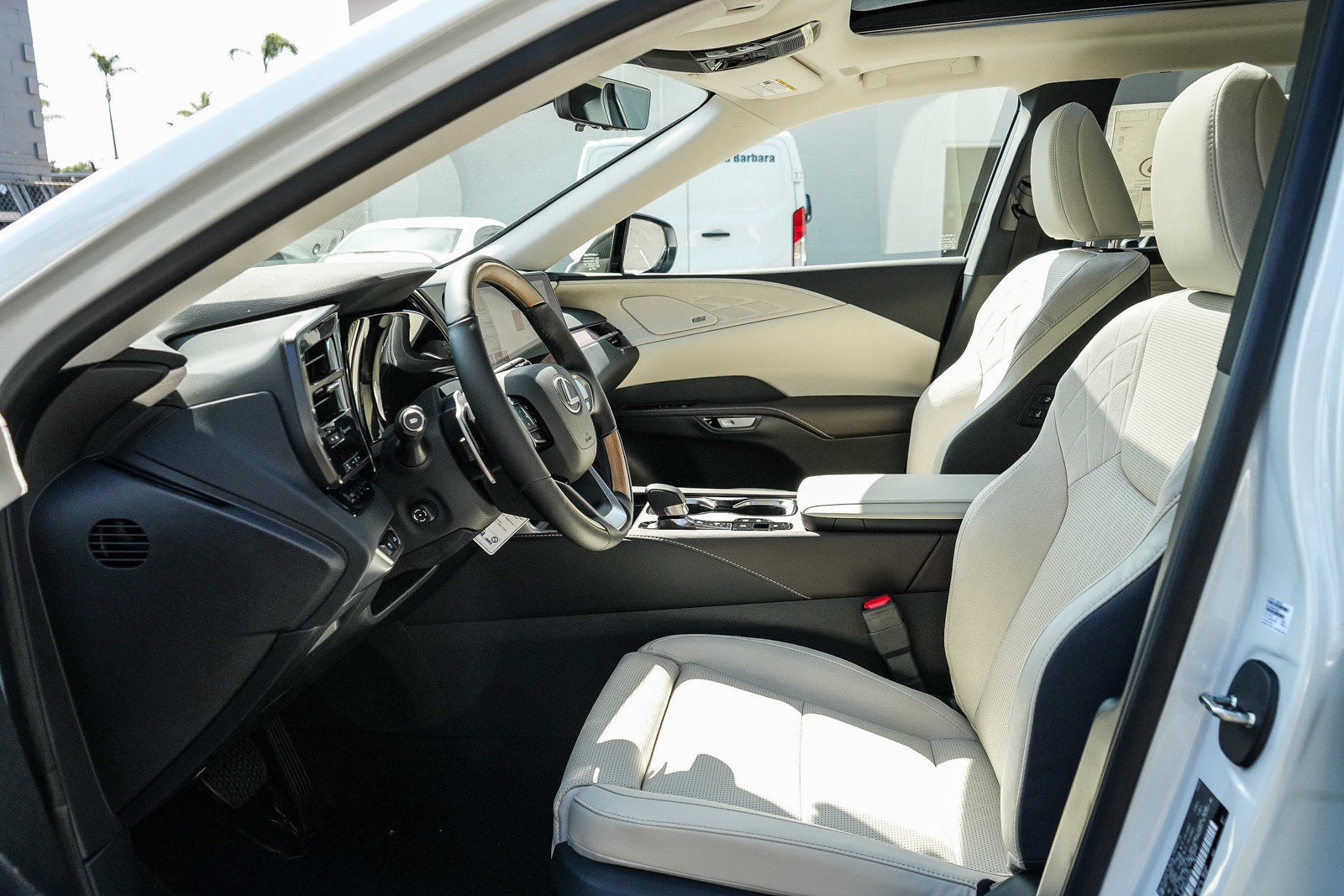 New 2026 Lexus RX 450h AWD image 17