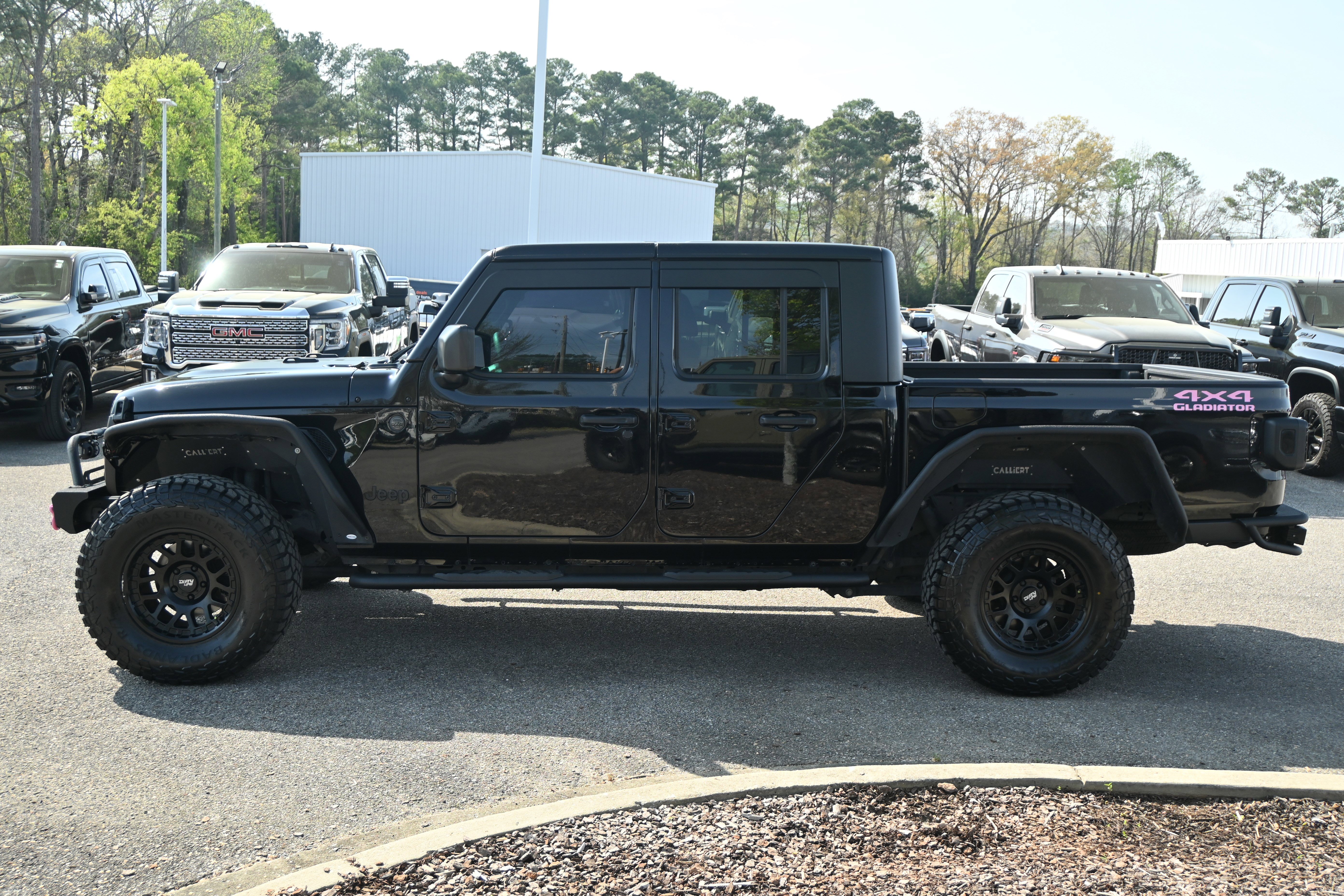 Used 2023 Jeep Gladiator Sport image 9