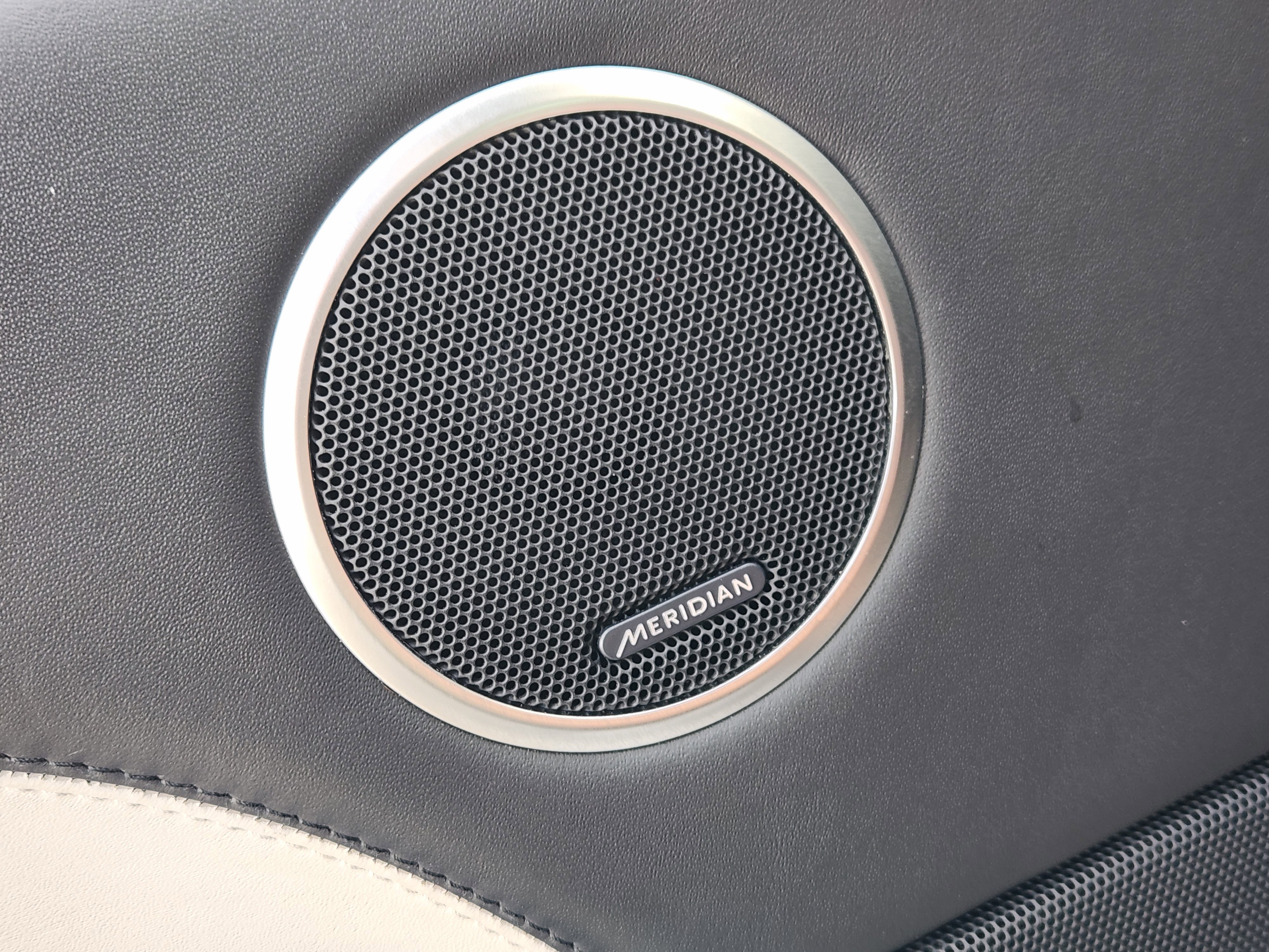 Used 2017 Land Rover Range Rover SV Autobiography Dynamic image 24