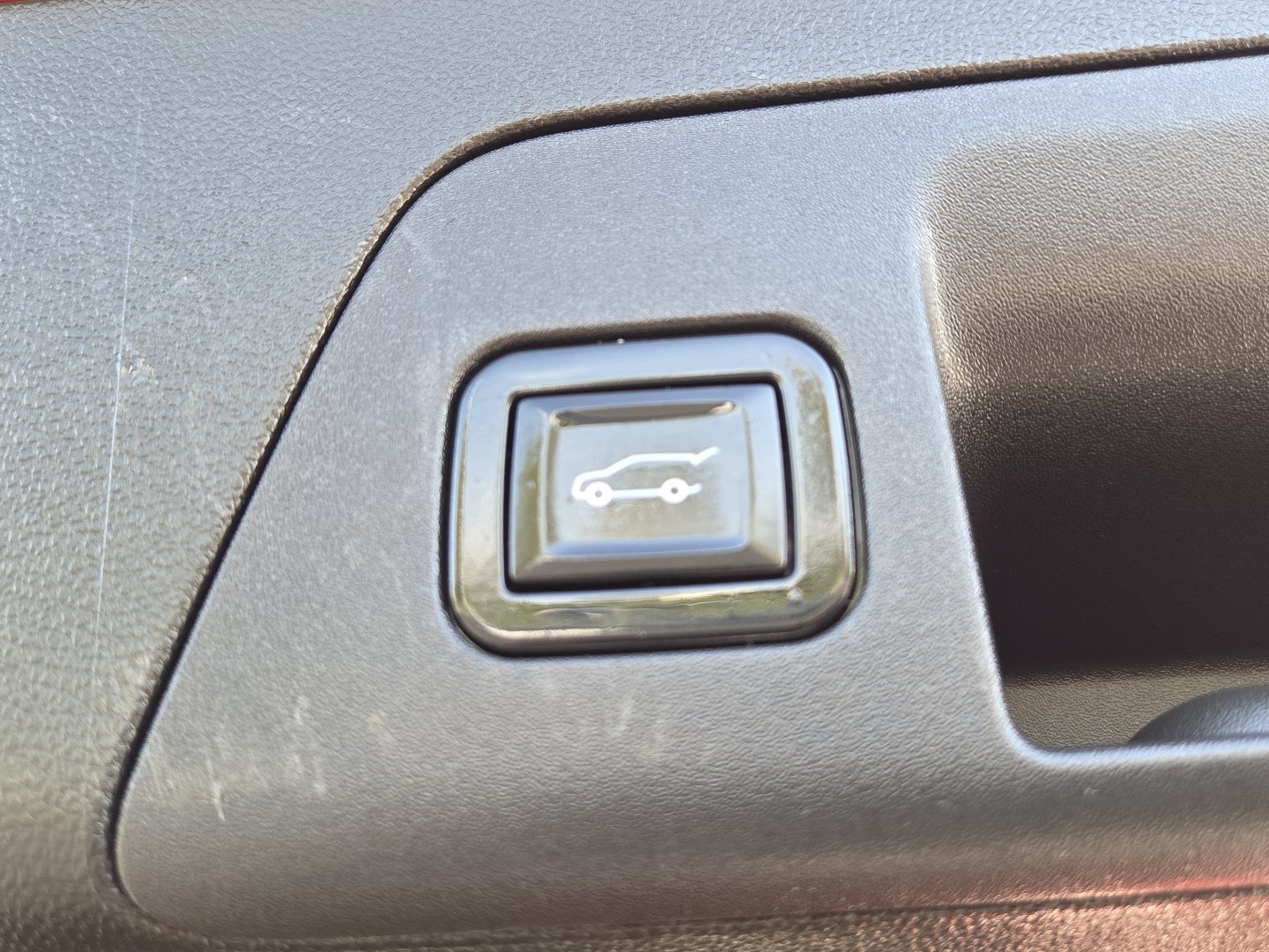 Used 2022 Buick Envision Essence w/ Technology Package II FWD image 21