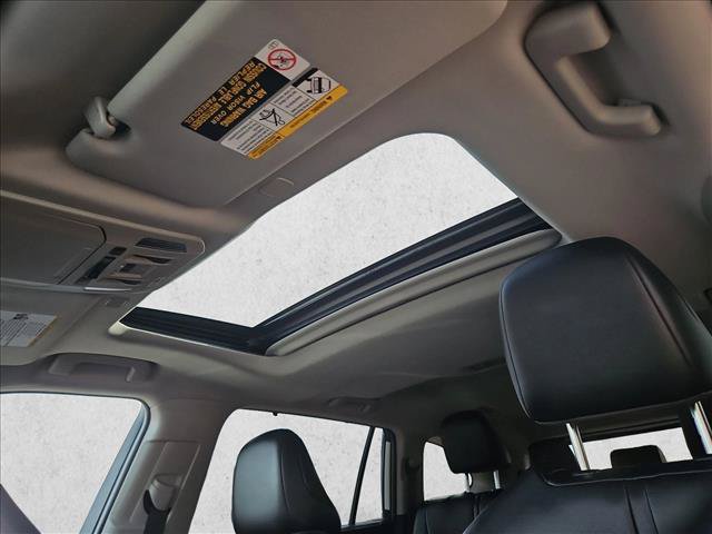 Used 2025 Toyota Highlander XLE FWD image 22