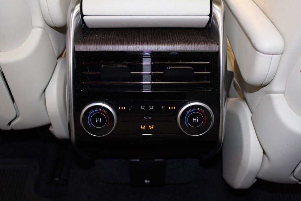 Used 2023 Land Rover Range Rover Autobiography image 47