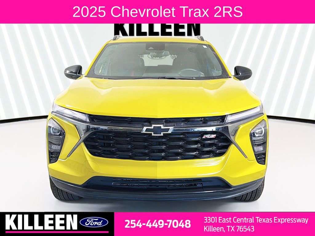 Used 2025 Chevrolet Trax RS w/ Driver Confidence Package image 2