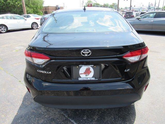 Used 2025 Toyota Corolla LE FWD image 11