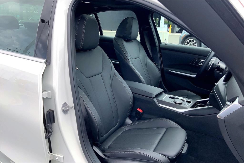 Used 2024 BMW 330e w/ Convenience Package RWD image 7