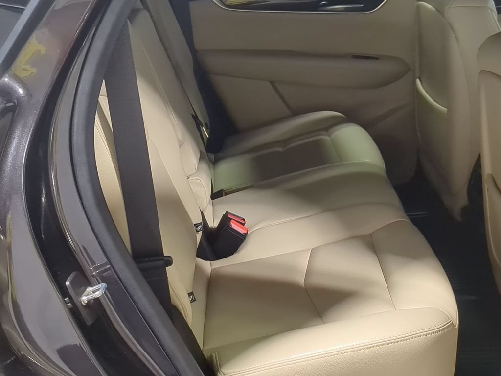 Used 2018 Cadillac XT5 FWD w/ LPO, Wheel Lock Package image 23